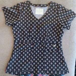 NWT Vera Bradley scrub top